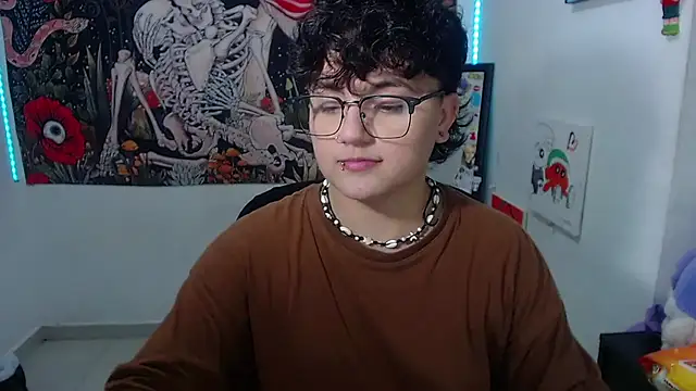 Snapshot of isabeautyx19 chatting on June 9, 12:00 am isabeautyx19 online show from June 9, 12:00 am