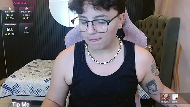 Snapshot of isabeautyx19 chatting on June 11, 1:38 am isabeautyx19 online show from June 11, 1:38 am