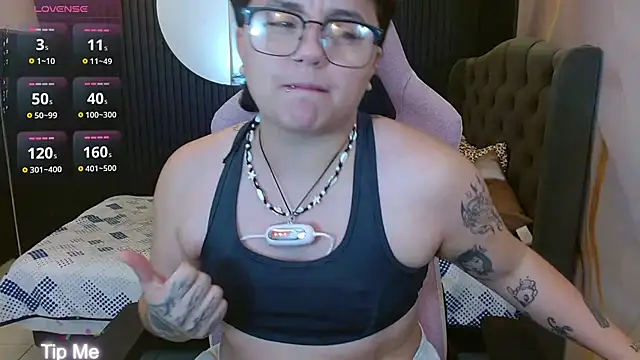 Snapshot of isabeautyx19 chatting on June 11, 2:53 am isabeautyx19 online show from June 11, 2:53 am