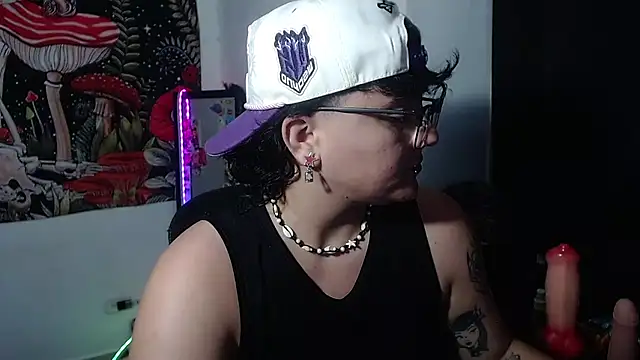 Snapshot of isabeautyx19 chatting on June 26, 12:59 am isabeautyx19 online show from June 26, 12:59 am