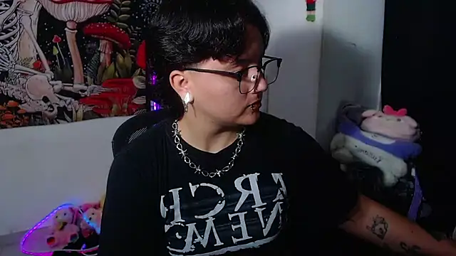 Snapshot of isabeautyx19 chatting on June 30, 1:39 am isabeautyx19 online show from June 30, 1:39 am