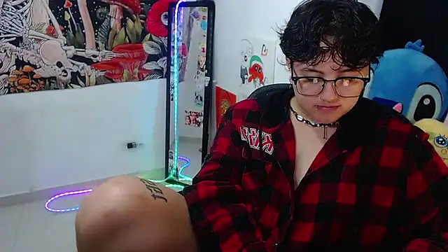 Snapshot of isabeautyx19 chatting on July 5, 1:34 am isabeautyx19 online show from July 5, 1:34 am