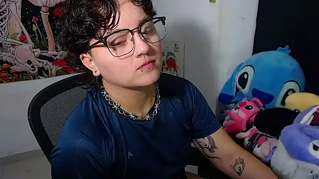 Snapshot of isabeautyx19 chatting on July 15, 2:28 am isabeautyx19 online show from July 15, 2:28 am