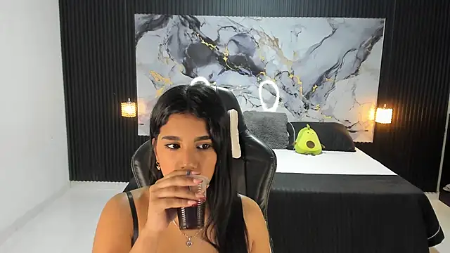 Ivy 16 online show from November 22, 12:04 pm