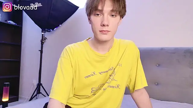 Snapshot of callmenineoneseven chatting on February 10, 5:06 pm callmenineoneseven online show from February 10, 5:06 pm