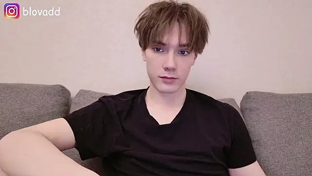 Snapshot of callmenineoneseven chatting on February 20, 8:42 pm callmenineoneseven online show from February 20, 8:42 pm