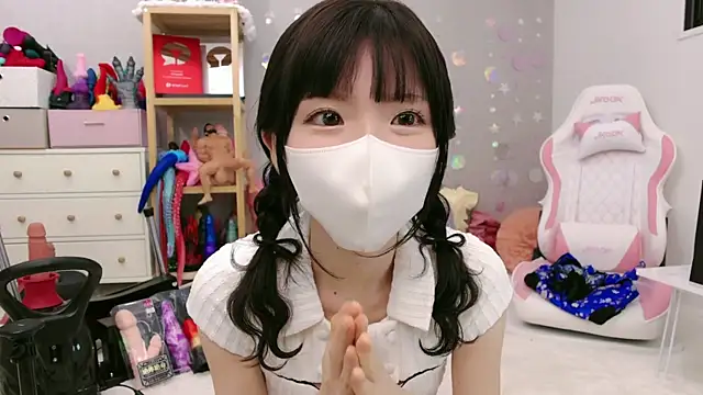 Snapshot of -minami- chatting on August 1, 3:17 am -minami- online show from August 1, 3:17 am