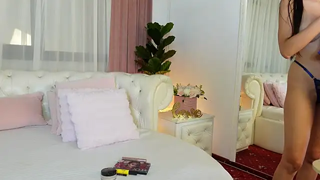 NinaCrystal1 online show from July 15, 8:41 am