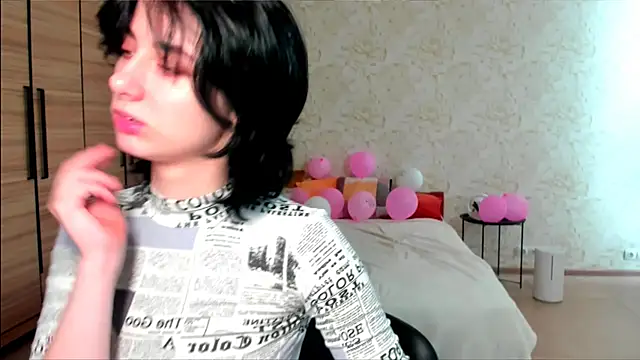 JulisSweet online show from February 15, 7:27 am