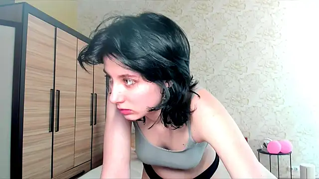 JulisSweet online show from February 27, 1:28 pm