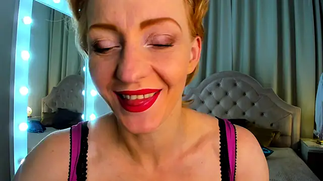 Snapshot of SquirtyAlisa chatting on March 8, 1:03 pm SquirtyAlisa online show from March 8, 1:03 pm