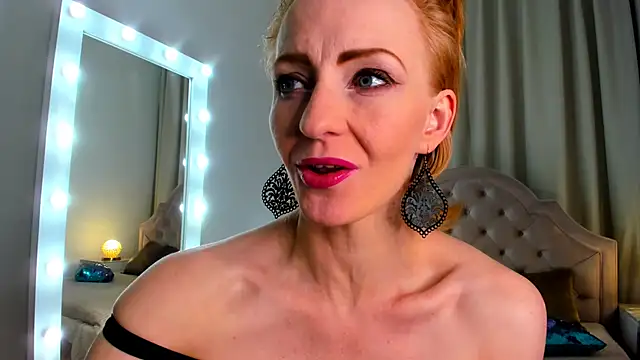 Snapshot of SquirtyAlisa chatting on March 15, 8:10 pm SquirtyAlisa online show from March 15, 8:10 pm