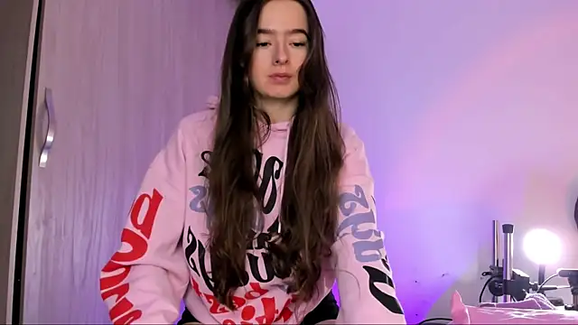 aalyce syn online show from November 27, 5:04 pm