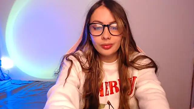 lalawhitte online show from October 3, 8:39 pm