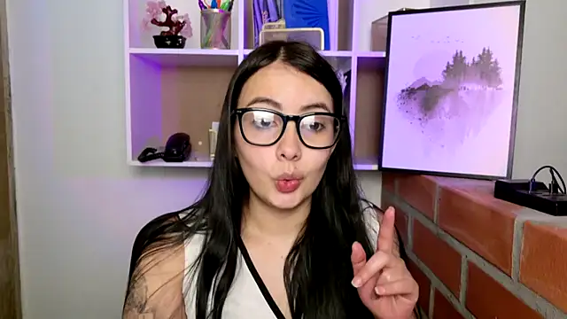 lalawhitte online show from May 12, 12:02 pm