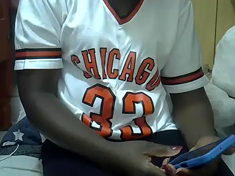 Snapshot of ebonyzoe chatting on June 3, 1:25 pm ebonyzoe online show from June 3, 1:25 pm