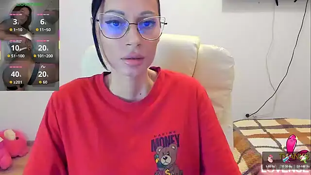 Snapshot of kissnicol32 chatting on March 10, 5:07 pm kissnicol32 online show from March 10, 5:07 pm