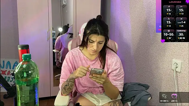 Snapshot of Katrin__kiss chatting on February 4, 7:33 pm Katrin kiss online show from February 4, 7:33 pm