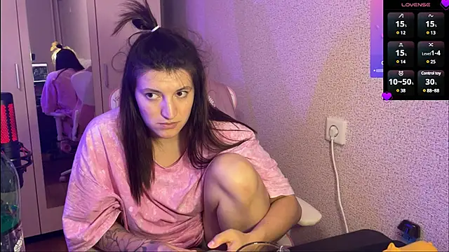 Snapshot of Katrin__kiss chatting on February 5, 9:18 pm Katrin kiss online show from February 5, 9:18 pm