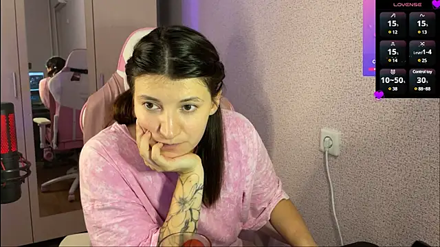 Snapshot of Katrin__kiss chatting on February 6, 2:37 pm Katrin kiss online show from February 6, 2:37 pm