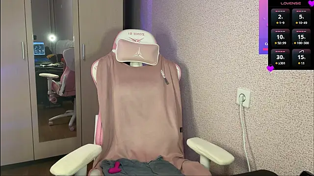 Snapshot of Katrin__kiss chatting on February 6, 5:40 pm Katrin kiss online show from February 6, 5:40 pm