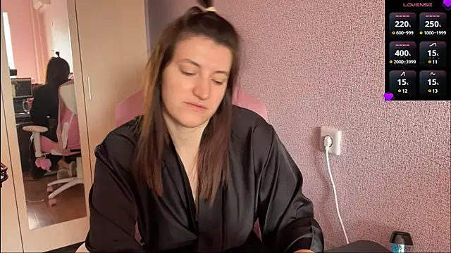 Snapshot of Katrin__kiss chatting on February 11, 7:33 am Katrin kiss online show from February 11, 7:33 am