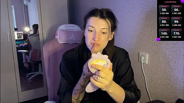 Snapshot of Katrin__kiss chatting on February 11, 2:13 pm Katrin kiss online show from February 11, 2:13 pm