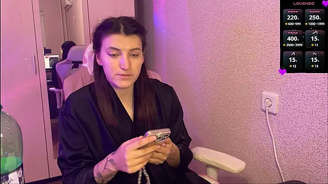 Snapshot of Katrin__kiss chatting on February 11, 6:33 pm Katrin kiss online show from February 11, 6:33 pm