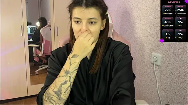 Snapshot of Katrin__kiss chatting on February 11, 9:35 pm Katrin kiss online show from February 11, 9:35 pm