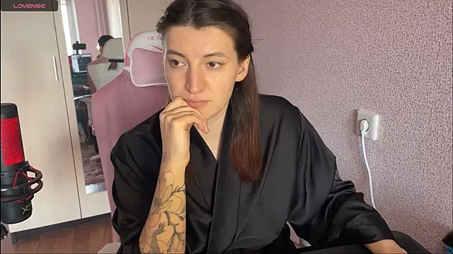 Snapshot of Katrin__kiss chatting on February 14, 12:47 pm Katrin kiss online show from February 14, 12:47 pm