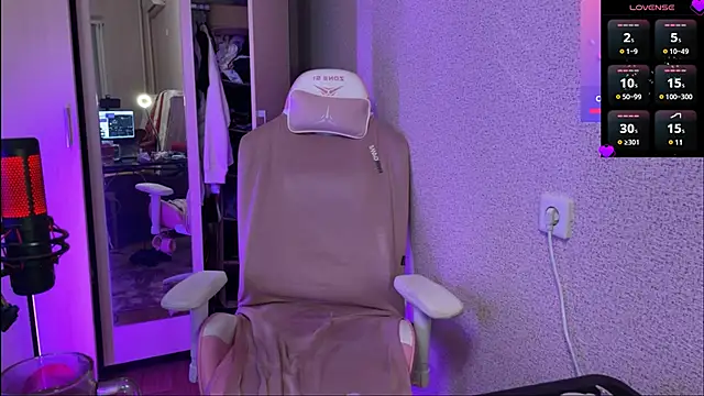 Snapshot of Katrin__kiss chatting on February 21, 5:20 pm Katrin kiss online show from February 21, 5:20 pm