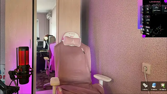 Snapshot of Katrin__kiss chatting on February 22, 6:17 am Katrin kiss online show from February 22, 6:17 am