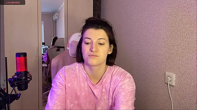 Snapshot of Katrin__kiss chatting on February 24, 1:42 pm Katrin kiss online show from February 24, 1:42 pm