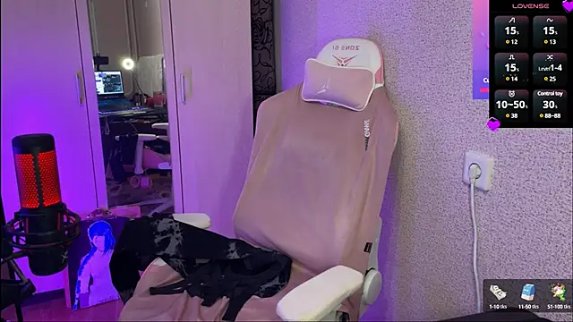 Snapshot of Katrin__kiss chatting on February 25, 4:00 pm Katrin kiss online show from February 25, 4:00 pm