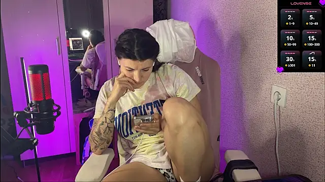 Snapshot of Katrin__kiss chatting on March 4, 7:22 pm Katrin kiss online show from March 4, 7:22 pm