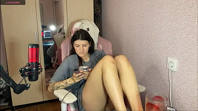 Snapshot of Katrin__kiss chatting on March 10, 4:35 pm Katrin kiss online show from March 10, 4:35 pm