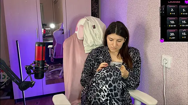 Snapshot of Katrin__kiss chatting on March 10, 7:40 pm Katrin kiss online show from March 10, 7:40 pm