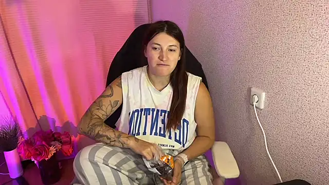 Snapshot of Katrin__kiss chatting on October 18, 3:02 pm Katrin kiss online show from October 18, 3:02 pm