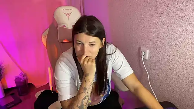 Snapshot of Katrin__kiss chatting on October 23, 4:17 pm Katrin kiss online show from October 23, 4:17 pm