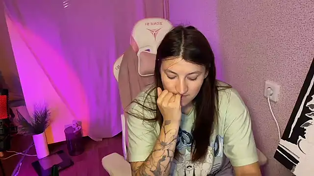 Snapshot of Katrin__kiss chatting on October 25, 2:13 pm Katrin kiss online show from October 25, 2:13 pm