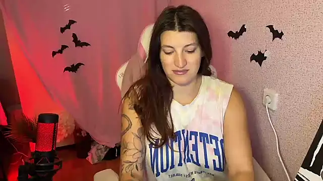 Snapshot of Katrin__kiss chatting on November 1, 2:19 pm Katrin kiss online show from November 1, 2:19 pm