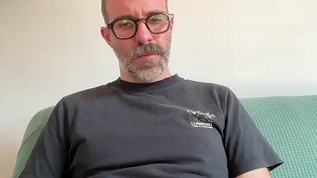 Snapshot of Brianjonest chatting on July 1, 2:51 pm Brianjonest online show from July 1, 2:51 pm