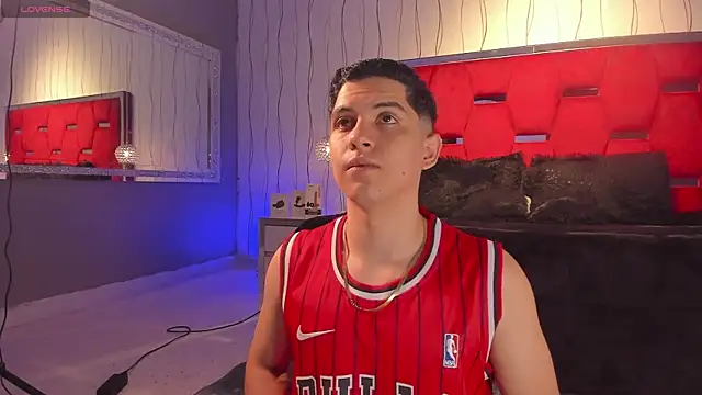 Brat  online show from December 14, 2:33 pm