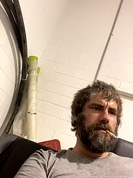 Snapshot of bigJohnson223 chatting on October 28, 8:00 pm bigJohnson223 online show from October 28, 8:00 pm