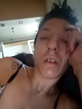 Snapshot of gala2 chatting on January 18, 1:40 pm gala2 online show from January 18, 1:40 pm