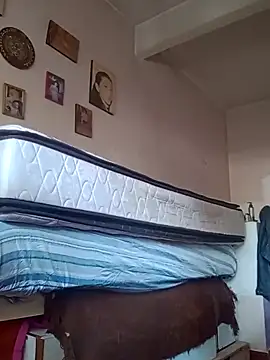 Snapshot of gala2 chatting on February 21, 7:54 pm gala2 online show from February 21, 7:54 pm