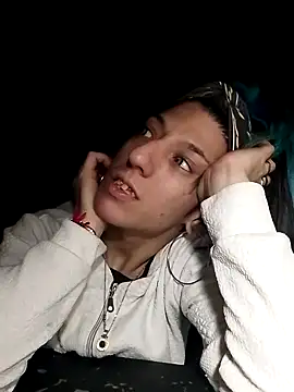 Snapshot of gala2 chatting on September 27, 9:47 am gala2 online show from September 27, 9:47 am