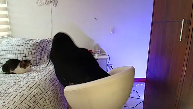 keilelewis online show from February 7, 8:34 pm