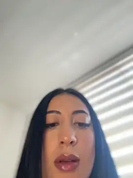 keilelewis online show from May 10, 4:23 pm