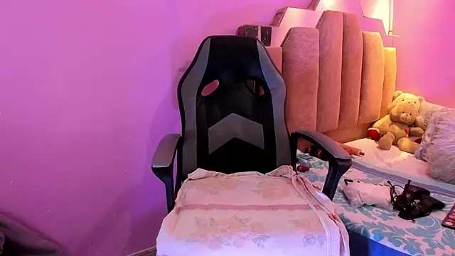 LoveQueen2 online show from January 18, 11:58 am